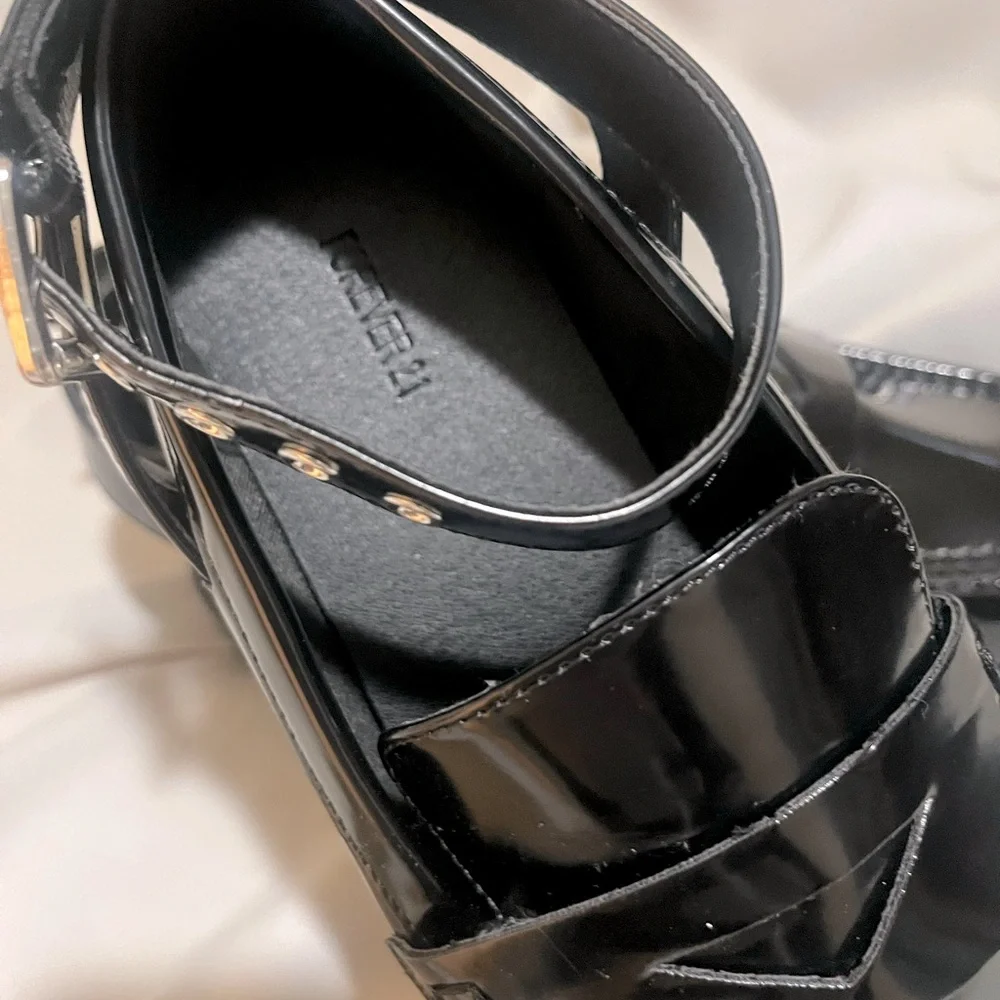 NWOT Forever 21 Black Women's Platform Loafers Ankle Strap Size  9 W - Picture 6 of 6